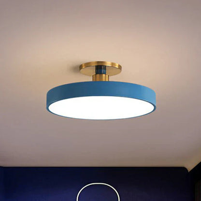 Lampa Sufitowa w Stylu Minimalistycznym