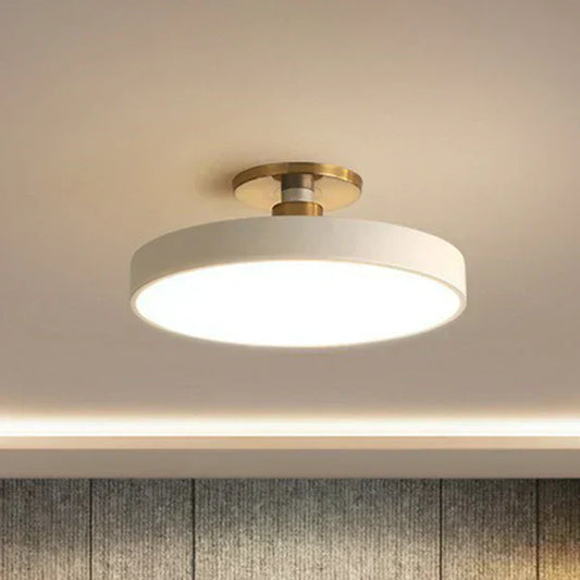 Lampa Sufitowa w Stylu Minimalistycznym