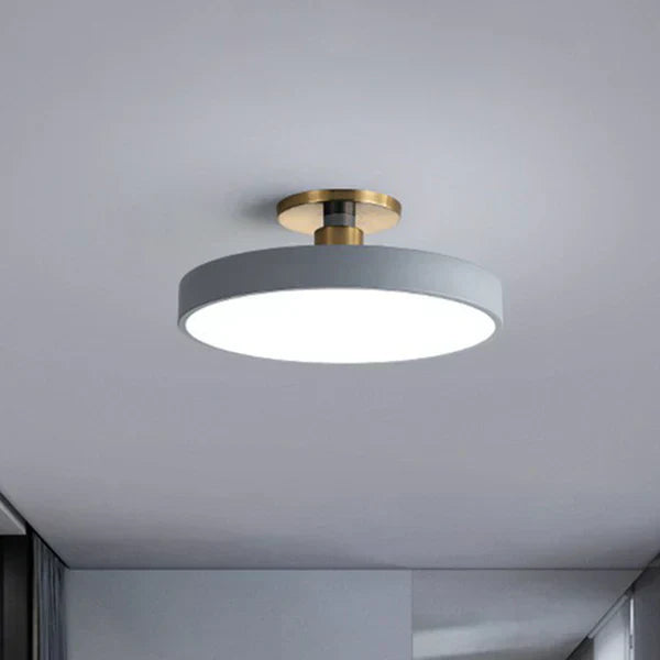 Lampa Sufitowa w Stylu Minimalistycznym